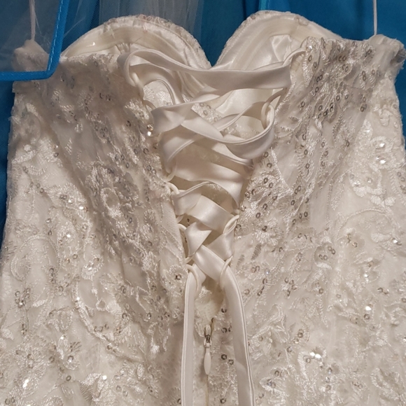 Beautiful Bridal Gown Set - Picture 7 of 8